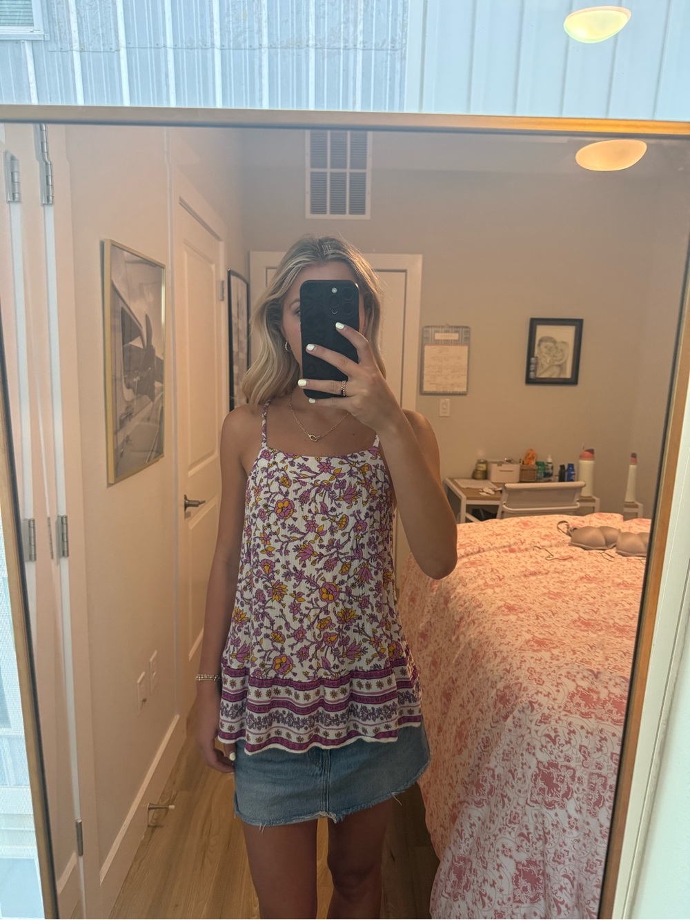 Floral Print Spaghetti Strap Tank Top in White & Purple